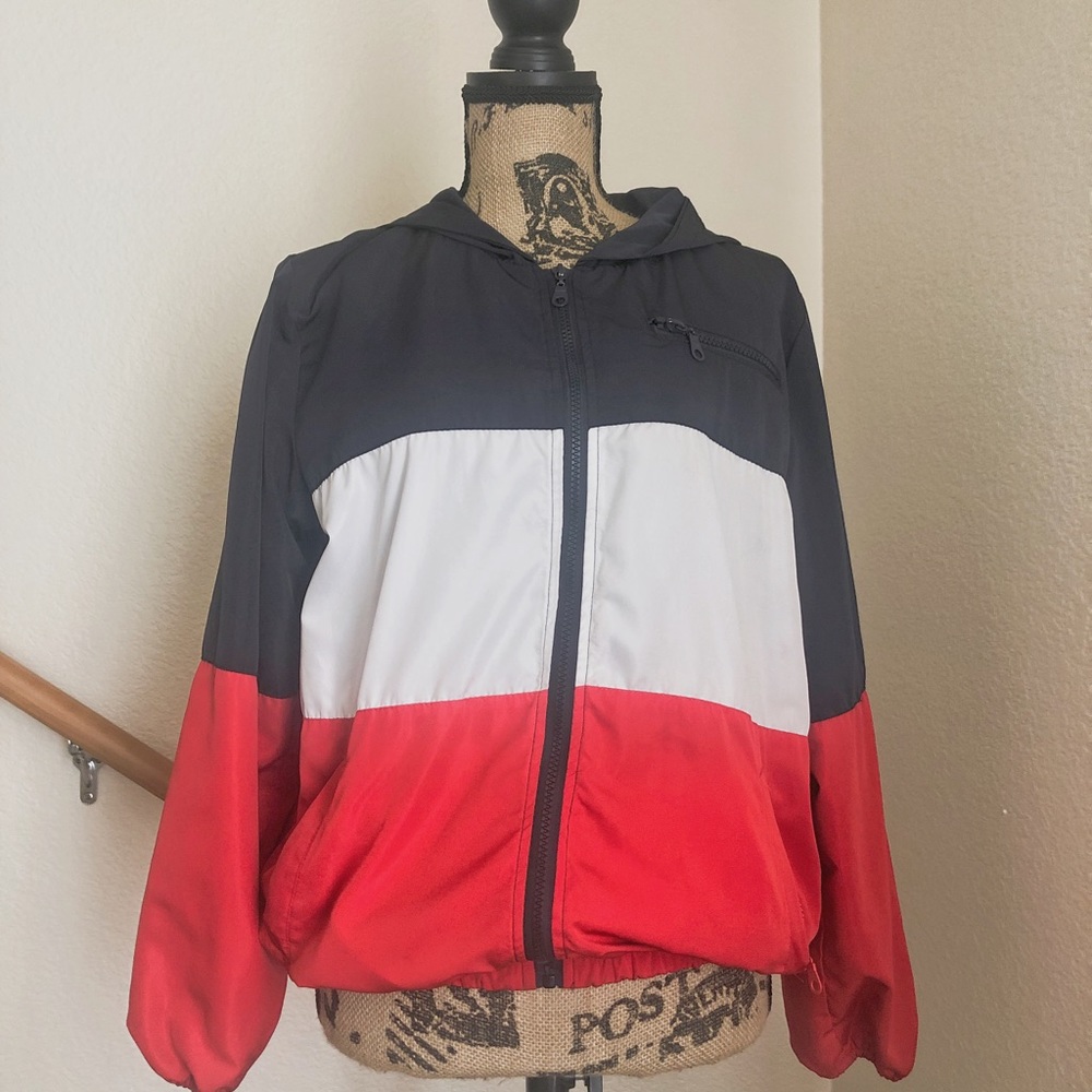 Brandy Melville windbreaker ❣️